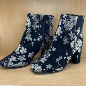 ELOQUII | Black & White Floral Harper Block-Heel Bootie - Women 

Never worn!!!